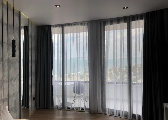 Mirage Szálloda Golem