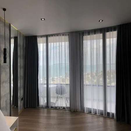 Mirage Hotel Golem (Tirana)