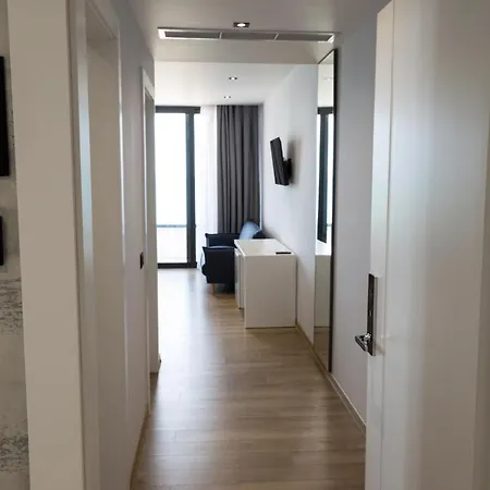 Mirage Отель 4*