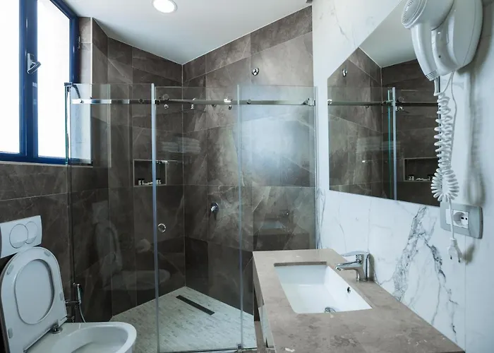 Mirage 4* Golem (Tirana)